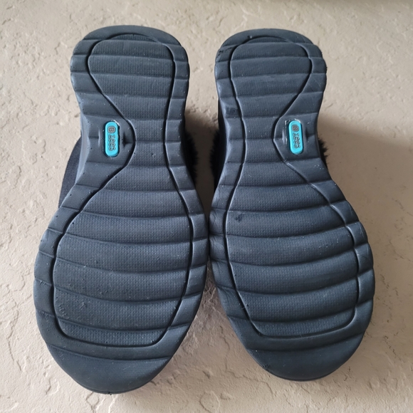 Size 6 Bzees Golden Zip Arch Support Black Suede Faux Fur Trim Women's Booties - Picture 7 of 7